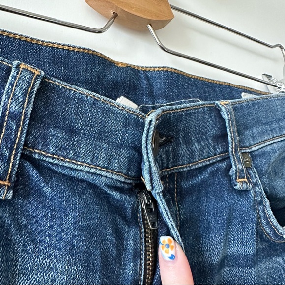 Rag & Bone • Dre Slim Distressed Boyfriend Jeans in Canyon - Picture 10 of 12